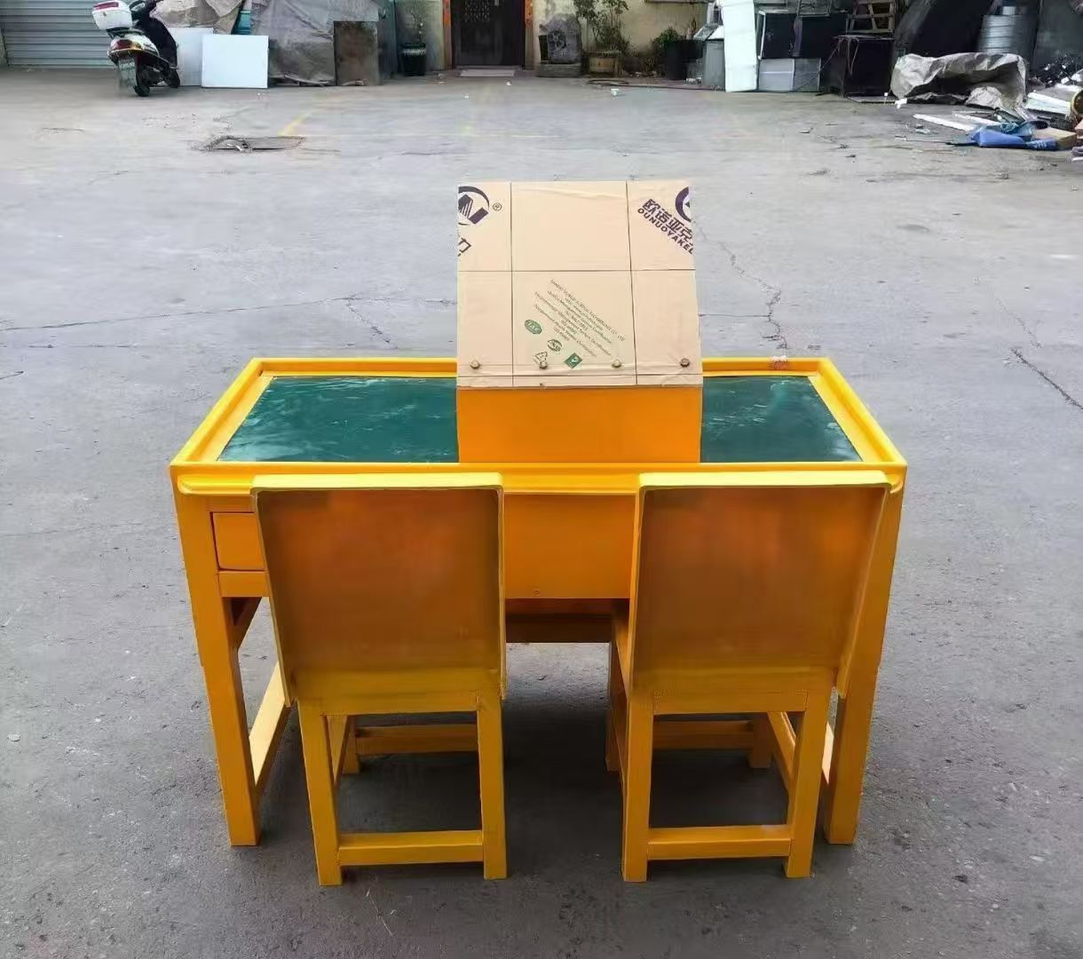 乌什防静电导通桌井下煤矿火工品发放桌：危险品流转的安全守护者